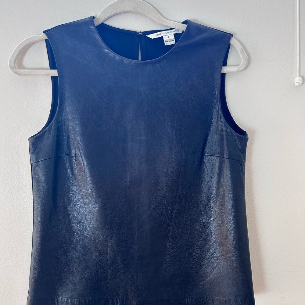 Diane Von Furstenberg Navy Sleeveless Blouse